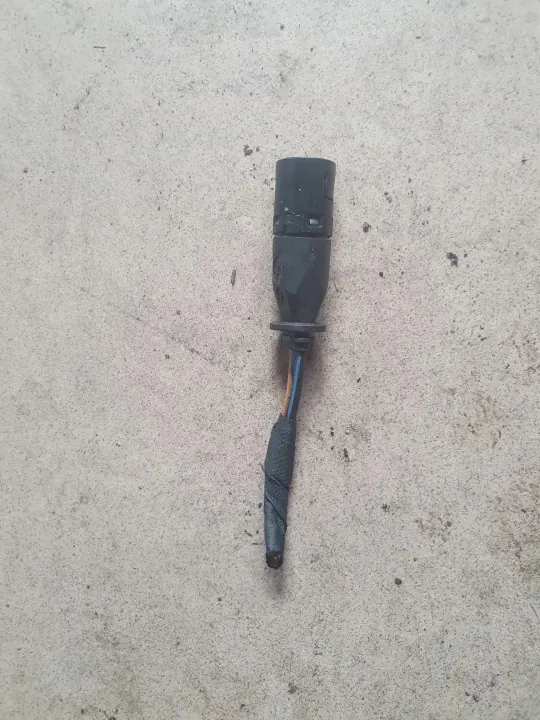 Hehkutulppaliitin OEM 04L971785B VW Audi Skoda image 2