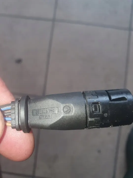 Hehkutulppaliitin OEM 04L971785B VW Audi Skoda image 5