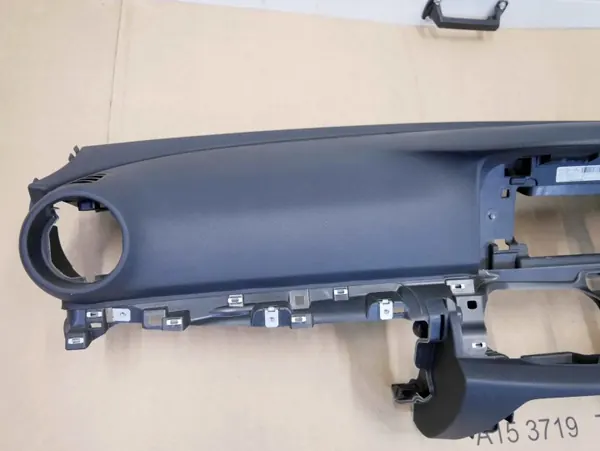 Consola salpicadero OEM RHD UK Mercedes Clase E W213 image 3