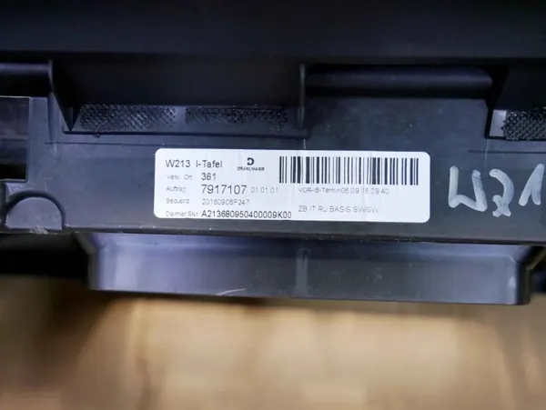 Consola salpicadero OEM RHD UK Mercedes Clase E W213 image 5