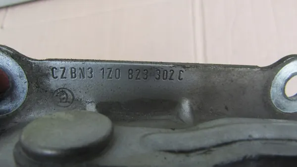 LF8H Motorkapscharnieren voor Skoda Octavia II Lift - Gebruikt image 3