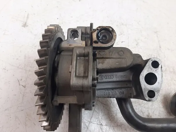 Oljepump OEM 070116153 för VW Transporter T5 image 8
