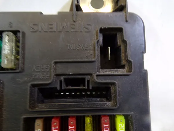 RENAULT UPC MODULE 8200306033C image 2