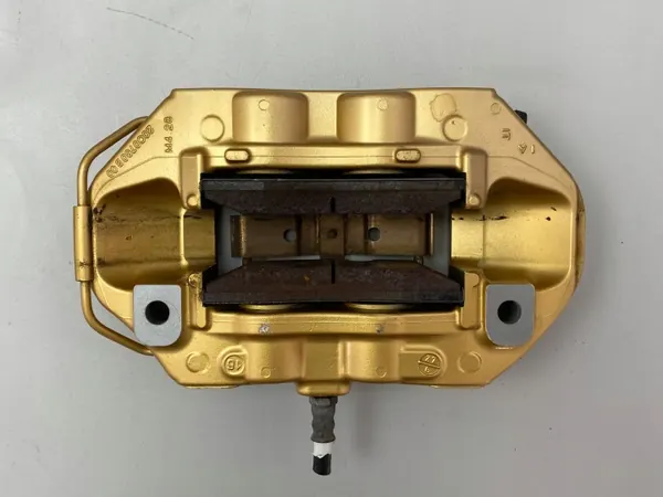 BMW M3 F80 F82 linkerachter keramische remklauw image 3