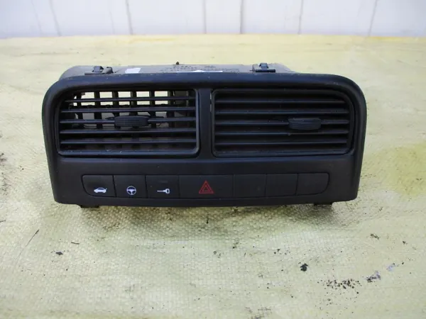 Grelhas de ar e interruptores OEM 735447689 Fiat Grande Punto image 2