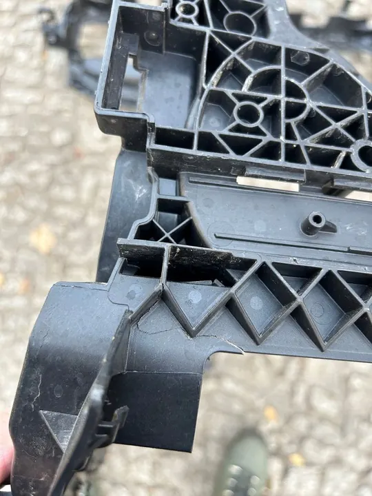 Air Intake Grille BMW X1 U11 Front 701111612 image 6