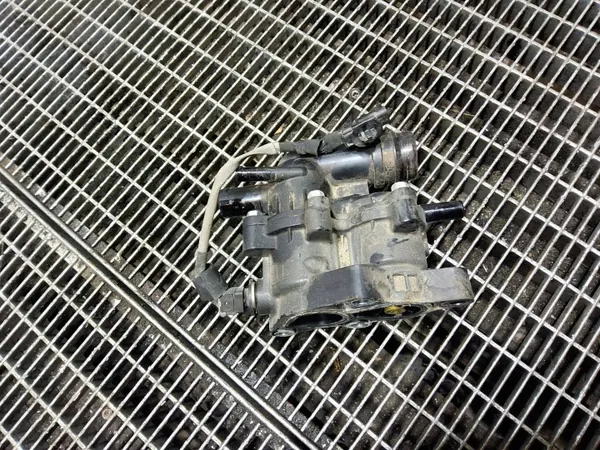Kia OE termostaatin kotelo 2560003HC0 - Käytetty image 2
