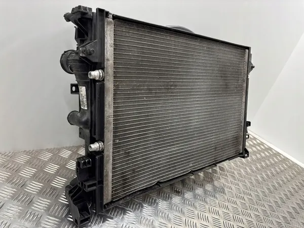 MB C63 W204 E63 W212 SLS C197 CLS63 C218 SL63 R231 Waterkoeler A2185000200 image 2