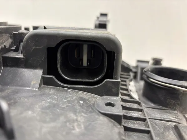 MB C63 W204 E63 W212 SLS C197 CLS63 C218 SL63 R231 Waterkoeler A2185000200 image 9