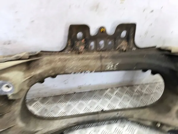 Lexus Voorste hulpframe OEM AMD135951 - Gebruikt image 6