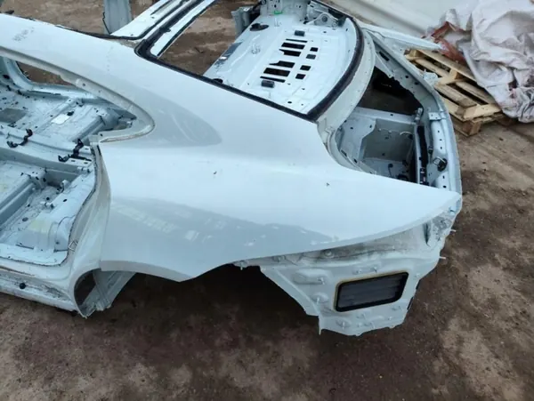 Porsche Taycan 2021 Para-lamas Traseiro Esquerdo OEM 244240 image 4