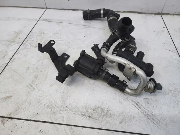 Vesipumpun Letku VW Transporter T6 2.0 TDI image 4