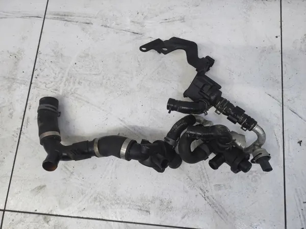 Vesipumpun Letku VW Transporter T6 2.0 TDI image 7