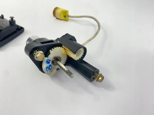 Lukkosarja Mercedes W124 OEM 1246800084 image 10