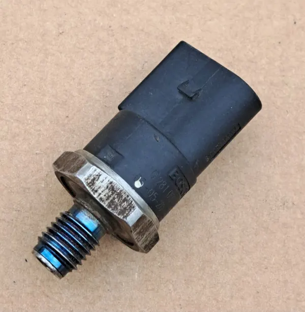 Sensor de Regulador de Pressão de Combustível Audi A8 D3 4.0 TDI V8 image 2