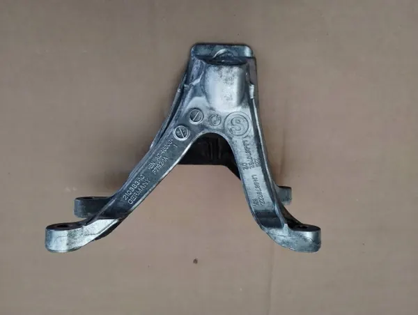 Soporte Motor BMW OEM 6876222 - Lado Derecho image 3