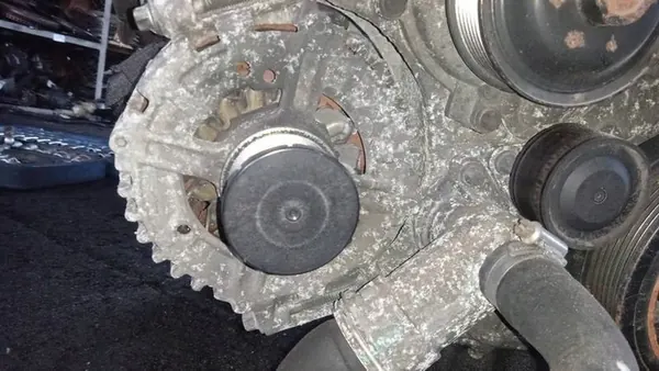 Mercedes-Benz CLS-CLASS Generaattori 2005 3.2L OEM image 2