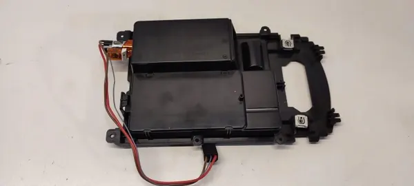 Audi A6 C7 langaton latauslokerikko OEM 4G0864981M image 3