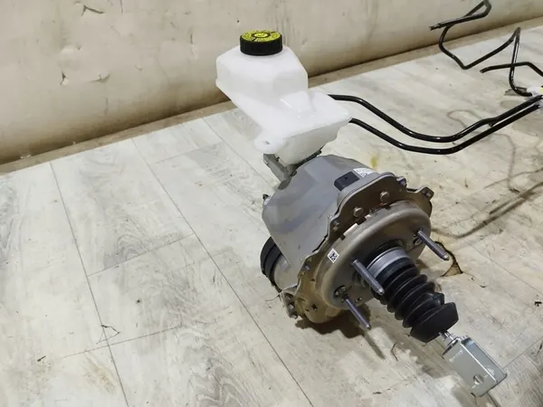 TOYOTA COROLLA E21 1.8 HYBRID Servofrein OEM image 3