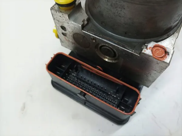 ABS-pumppu OEM 5Q0614517T VW Golf VII:lle (2014-) image 3