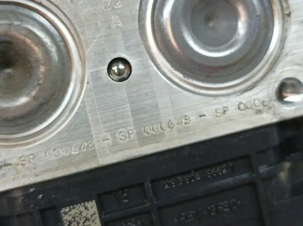 ABS-pumppu OEM 5Q0614517T VW Golf VII:lle (2014-) image 8