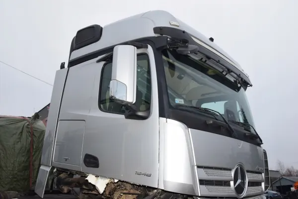 Komplette Kabine Mercedes Actros MP4 Euro 6 - Gebraucht image 3