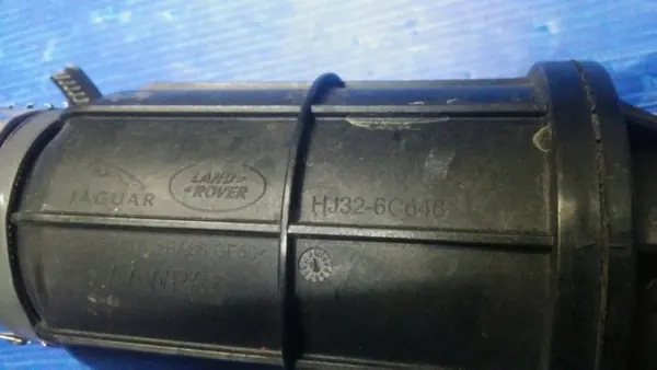 Land Rover Intercoolerrör OEM HJ32-6C646-AB image 4