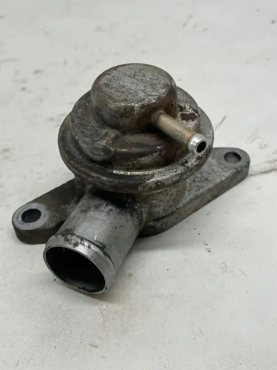 Válvula de vácuo Subaru OEM 2k236 - Estado usado image 3