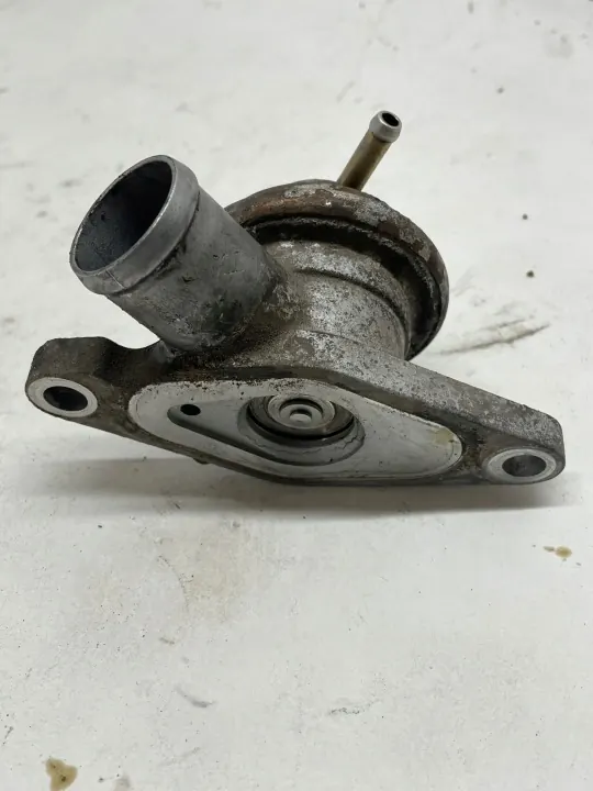 Válvula de vácuo Subaru OEM 2k236 - Estado usado image 4