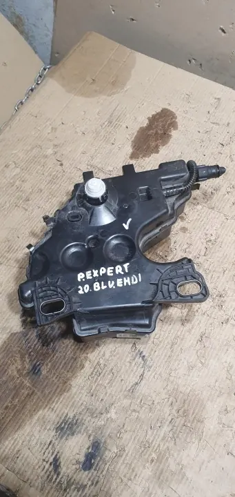 Depósito AdBlue usado OEM 9817154080 para Citroen Jumpy III image 2