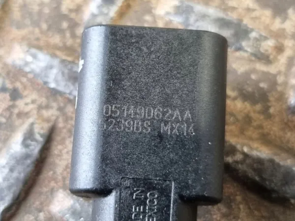 Capteur de pression d'huile Dodge RAM OEM 05149062AA image 5