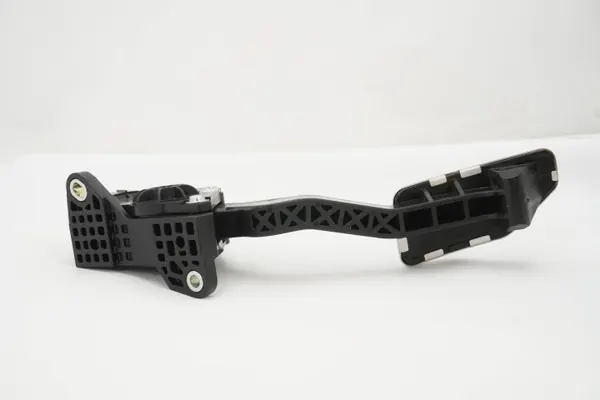 Gebrauchtes Gaspedal OEM 36010FL031 für Subaru XV image 4
