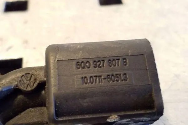 Sensor ABS Traseiro Esquerdo VW POLO 6Q0927807B image 4