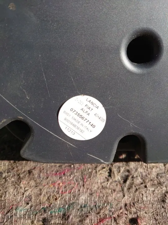 OEM 07355677140 Subwoofer Fiat 500L:lle - Käytetty image 4