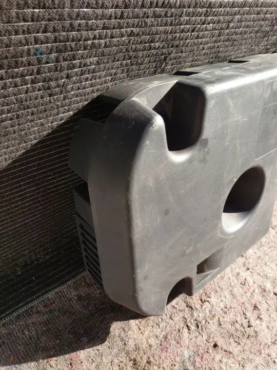 OEM 07355677140 Subwoofer Fiat 500L:lle - Käytetty image 5