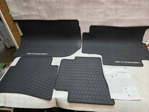 Alfombrillas KIA Stonic OEM 681A1ADE50GR image 2