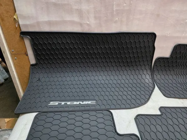 Alfombrillas KIA Stonic OEM 681A1ADE50GR image 3
