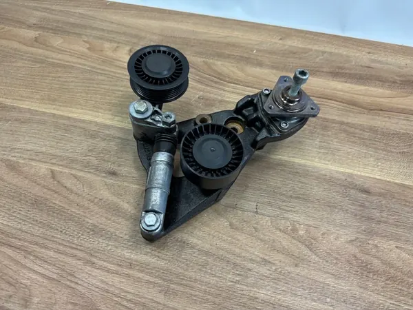 Tensioner Bracket VW Crafter 2.5 TDI image 3