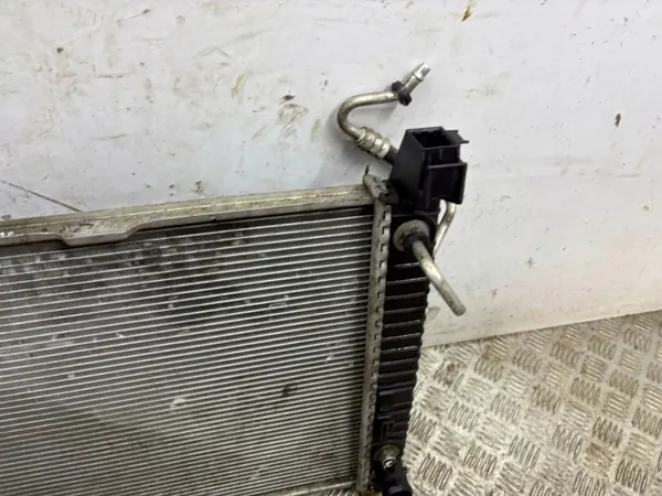 Radiateur d'eau Mercedes-Benz OEM A1695001303 image 4