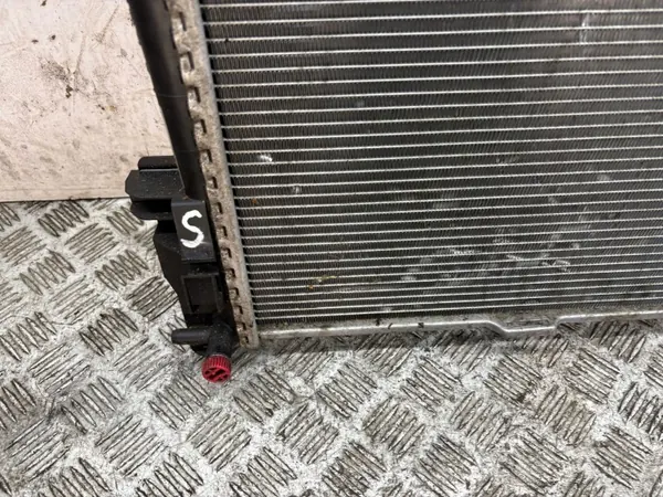 Radiateur d'eau Mercedes-Benz OEM A1695001303 image 6