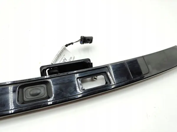 Garniture de Hayon Land Rover HK7213444AA avec Caméra image 4