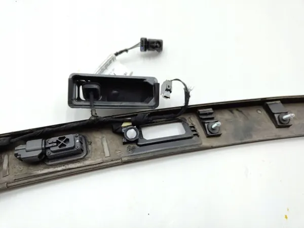 Garniture de Hayon Land Rover HK7213444AA avec Caméra image 6