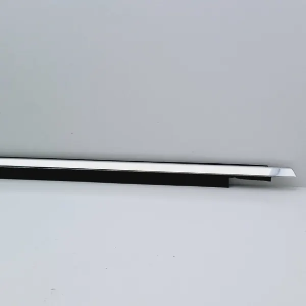 Faixa Cromada OEM DRC98702 Direita Dianteira Audi A4 image 3