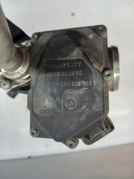 Coletor de admissão Audi A4 B8 A5 Q5 2.0 TDI image 3