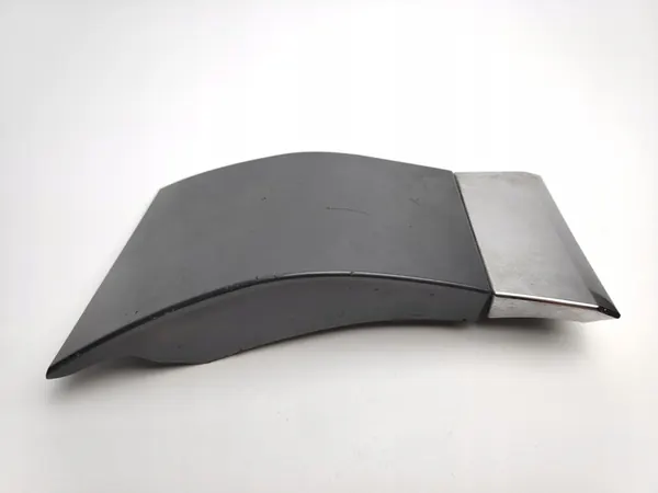 VW Touareg II Vasemman Etulokasuojan Verhoilu 7P6853717C image 2