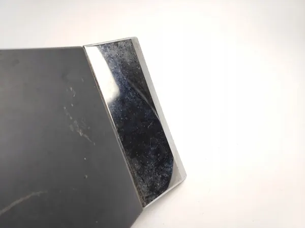 VW Touareg II Vasemman Etulokasuojan Verhoilu 7P6853717C image 3