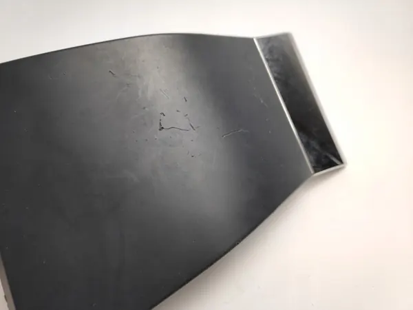 VW Touareg II Vasemman Etulokasuojan Verhoilu 7P6853717C image 4