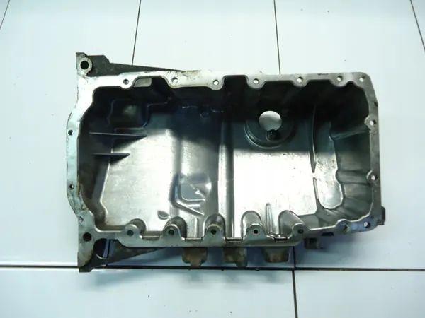 VW SKODA AUDI 2.0TDI Oljetank 03G103603AH image 2