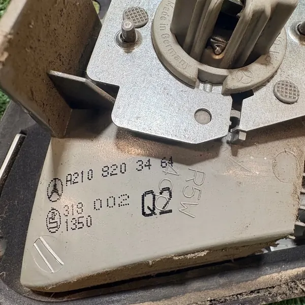 Rechter Achterlicht Mercedes-Benz E-Klasse W210 A2108203464 image 3