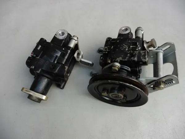ZF Ohjausvahvistinpumppu OEM 2226399 BMW E34 image 2